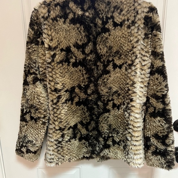 Unreal fur fame faux fur jacket size XS oversized - Picture 5 of 5